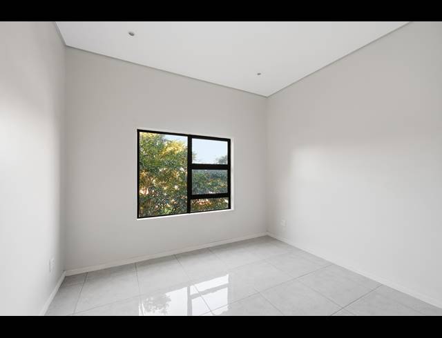 4 BEDROOM HOUSE FOR SALE IN PALM LAKES ESTATE